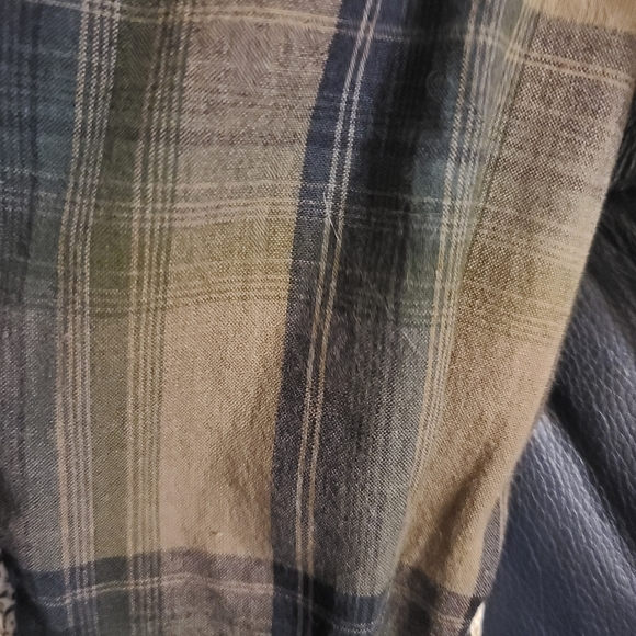 Address Unknown Men's Green & Black Men's Dress Shirt Size M - Picture 4 of 7